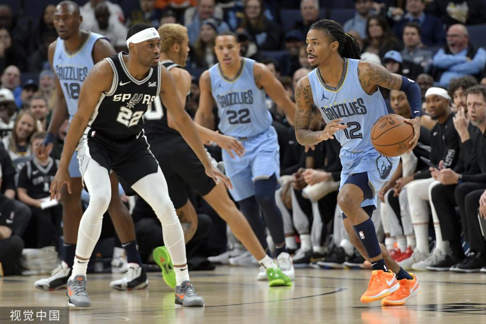 台上走得更 台上走得更